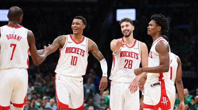 这阵子一直在思考为何火箭的外线三分投射如此不稳定，现在大概想明白了按理说，火