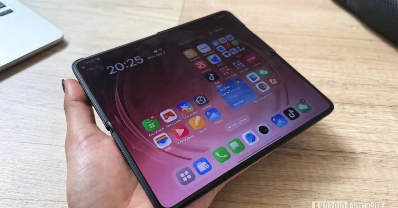 OPPOFindN6亮相MWC2026了，内屏折痕几乎消失不见，同时硬件