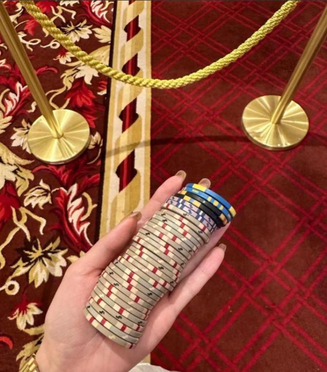 “玩透”澳门赌场的老手都知道，黑卡、金卡是最不值钱的东西，最让人疯狂的是“积分”