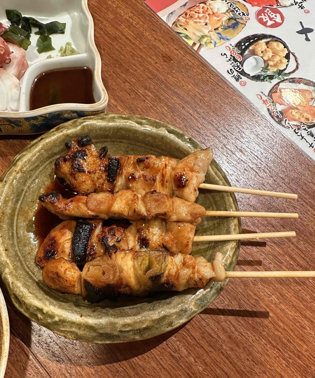日本待了一周，绝对的美食荒漠：1.面条不是甜就是咸，而且种类很少，面也不劲道