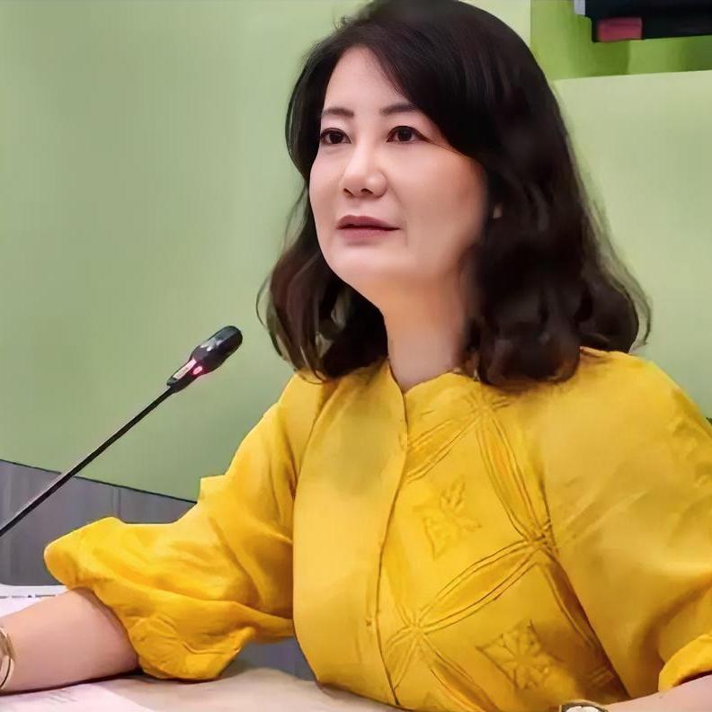 “台独”打手帮凶吴思瑶又蹿出来妖言惑众，为自己壮胆了，简直荒唐滑稽​​近日，