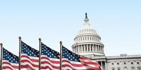 美国不大可能像苏联一样解体，因为美国50个州相互独立，拥有非常大的自治权，美国政