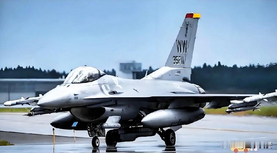 大年初二上演空中较量，中方以专业强势回应挑衅2月21日美军派F-16抵近黄海