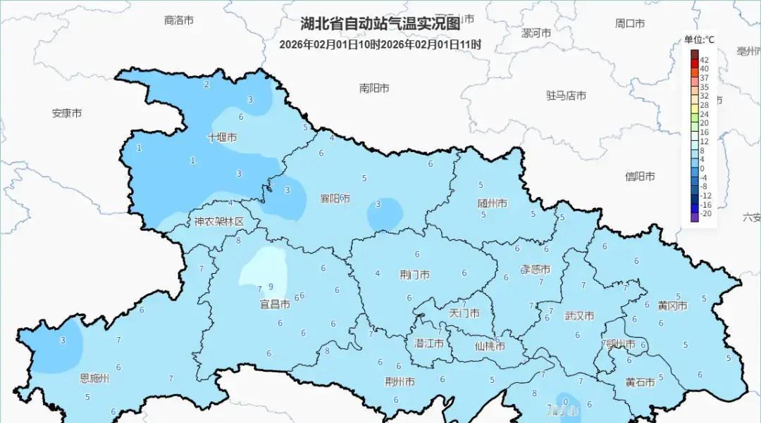 湖北2月1日早晨终于放晴了，上轮冷空气刚走，十堰、宜昌等地17个乡镇却冒出大雾，