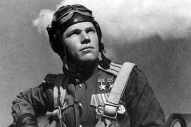 1945年4月17日，苏联王牌飞行员、两次苏联英雄伊万・阔日杜布，竟击