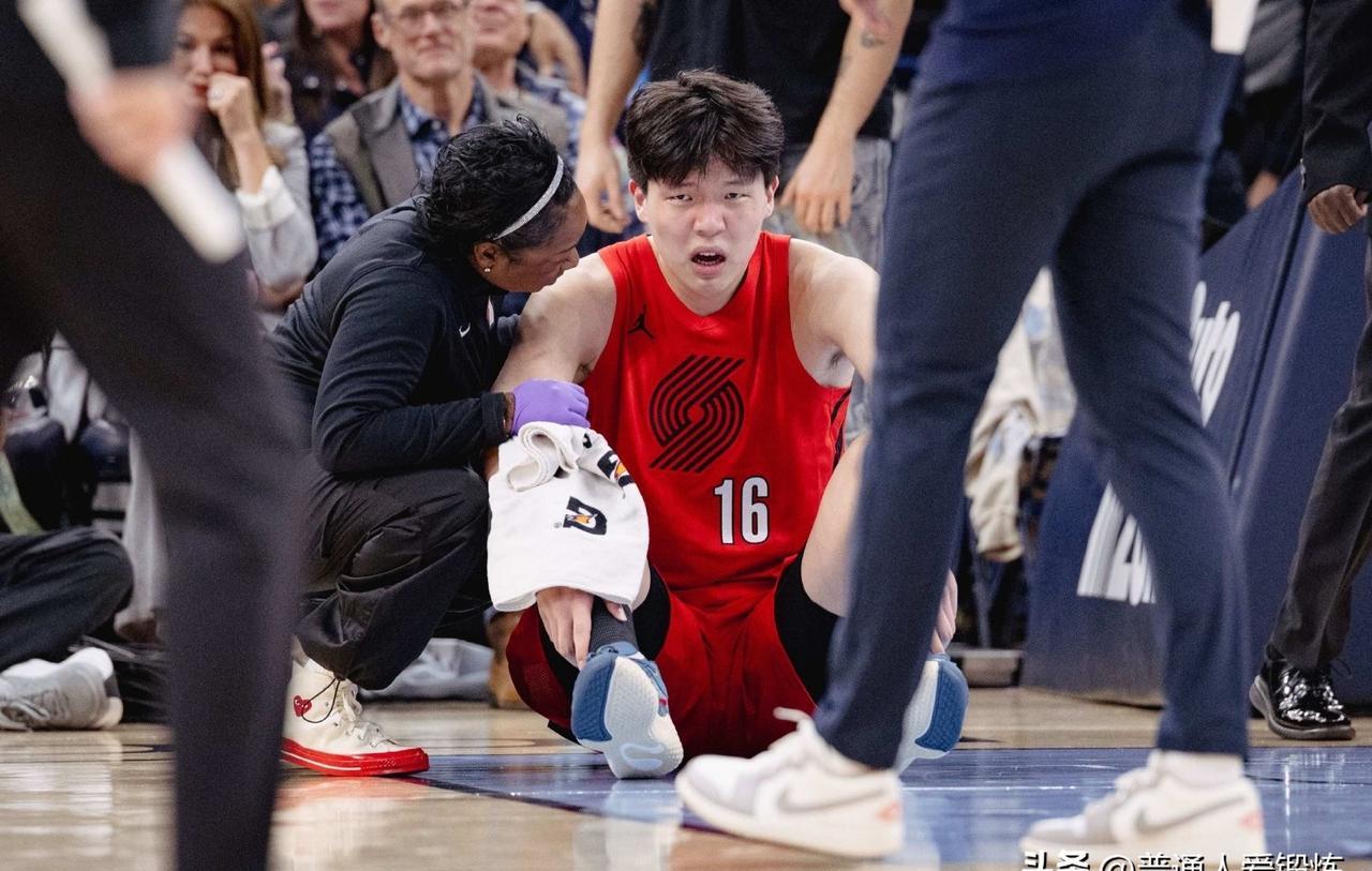 青岛队做了一个让所有对手都害怕的决定。他们把队里最有天赋的16岁新星，直接“锁