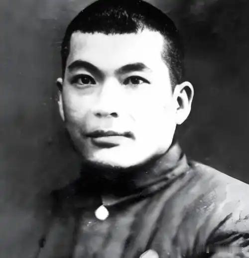 1945年，军统第一杀手牛子龙在西安监狱连杀11人，成功越狱。戴笠得知后暴怒，下