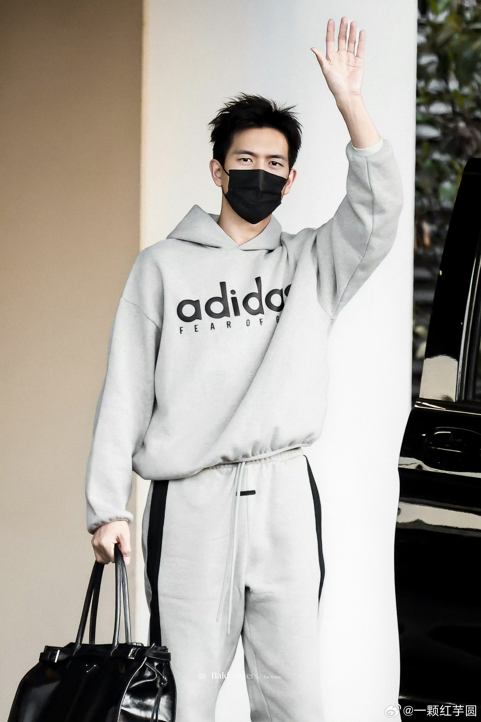 新鲜的李现！好一个青春男大！好靓仔啊