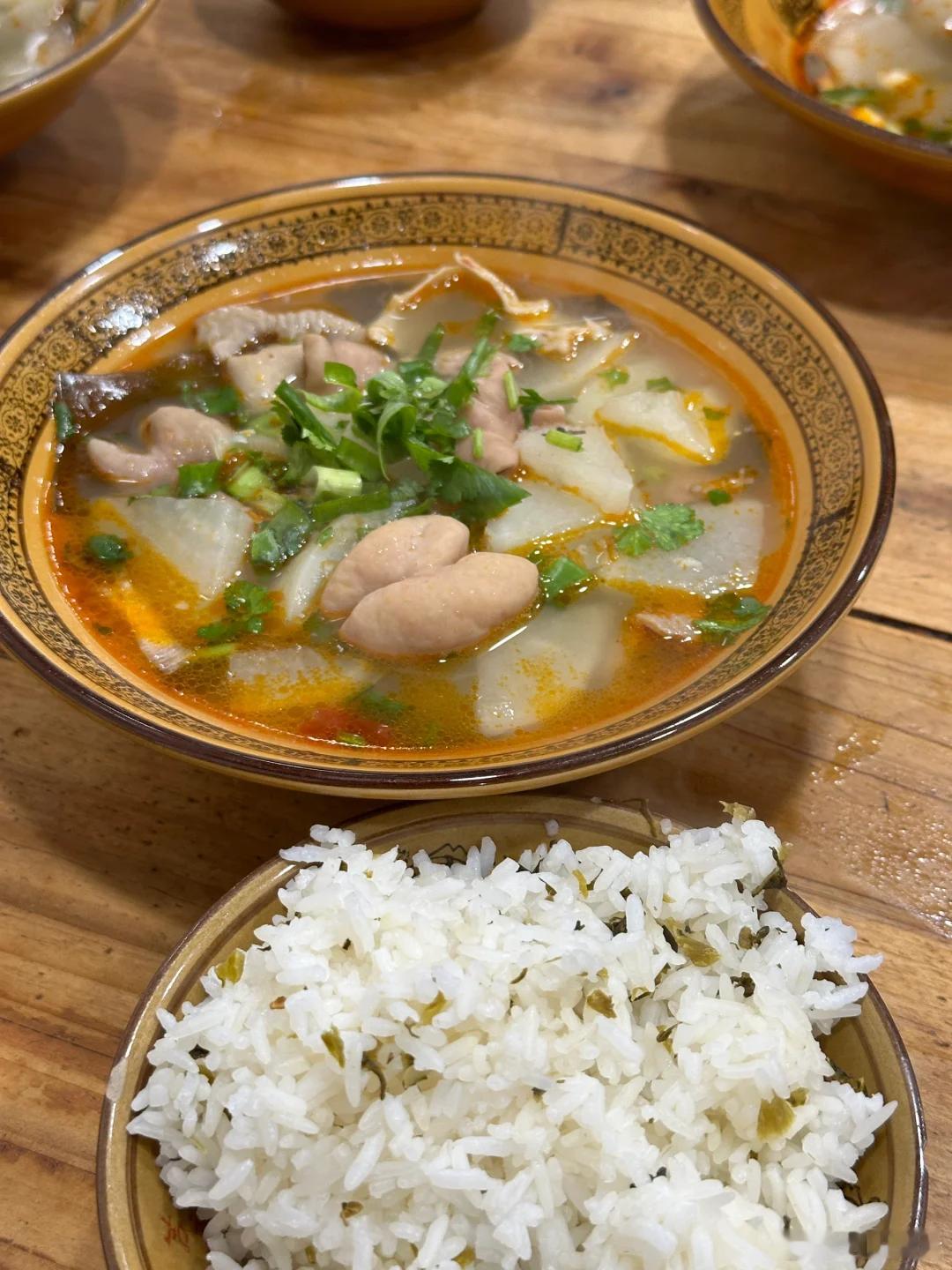 四川小县城南充南部县越是小地方，好吃的东西越多，毕竟大多数年轻人都离乡了，能