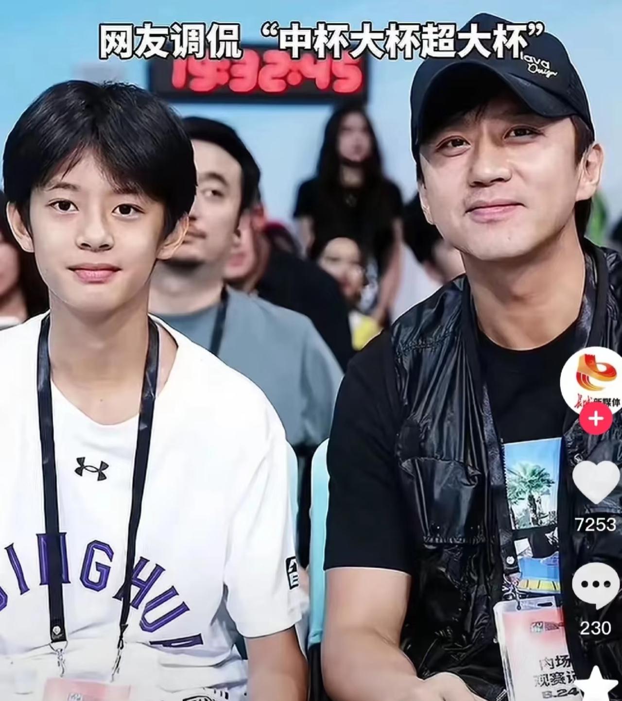 孙俪儿子越长越帅，颜值惊艳全场。邓超和孙俪的儿子邓涵之近日参加篮球活动，14