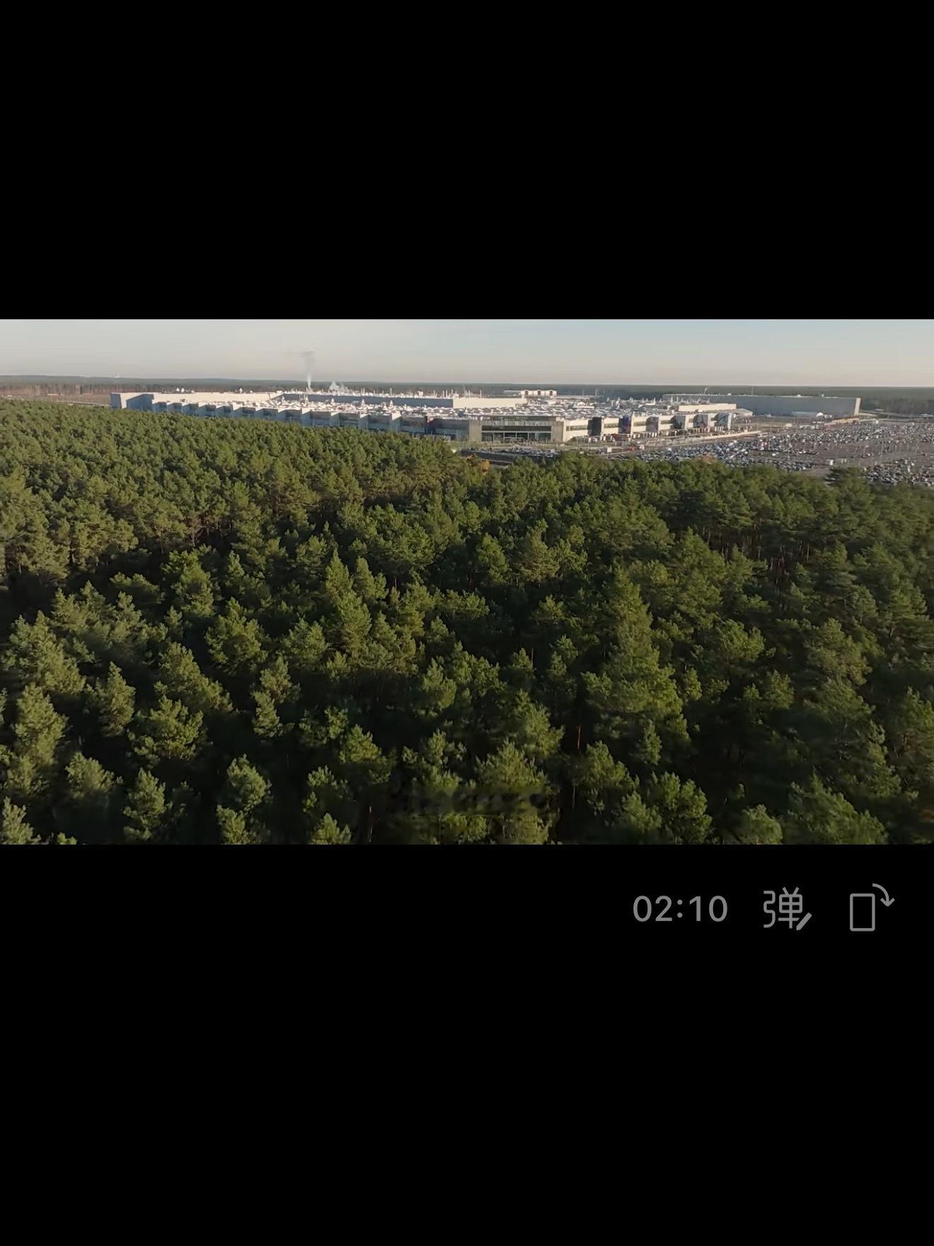 国产车企说：安全是最大的豪华。特斯拉说：科技是最大的豪华！