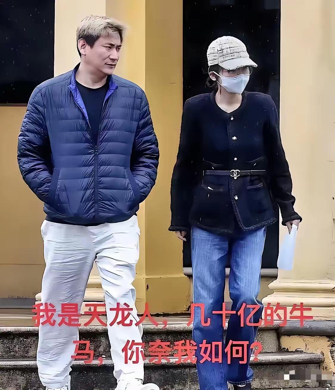 杨兰兰的身份出现了？有网友说，要查杨兰兰的身份并不难，只要找到杨兰兰的这个同行男