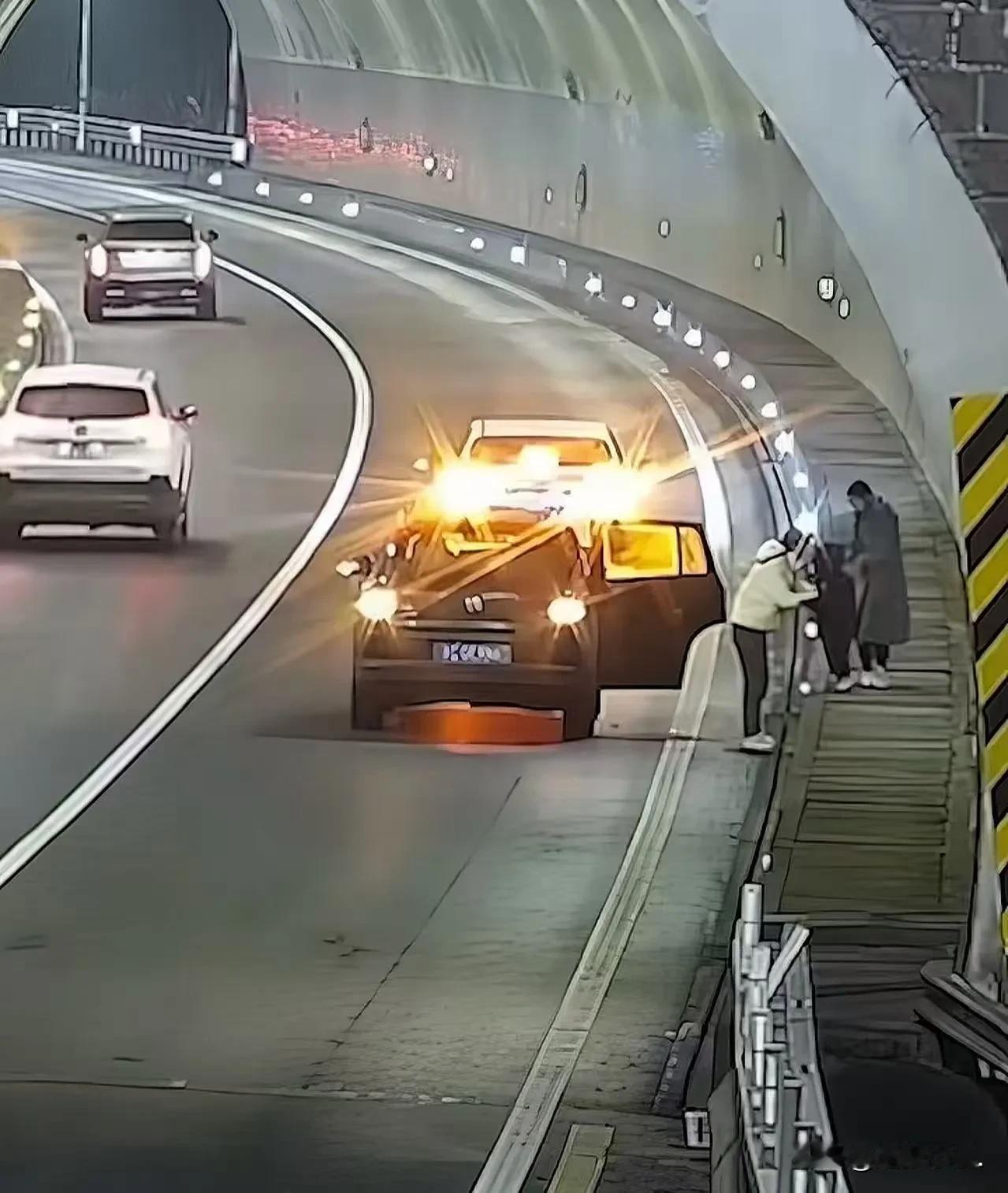 浙江衢州的高速隧道里，上演了生死一线的20秒。那天，一辆小车载着四人回家过年