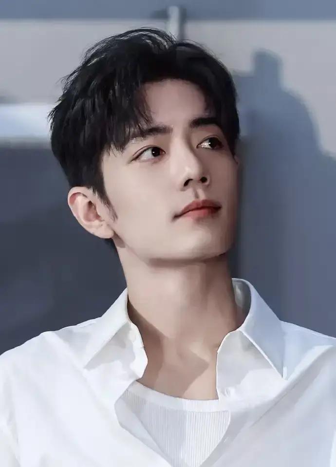 舒淇一句“别怂”，肖战记了九年！2015《燃烧吧少年》里，49岁舒淇手把手