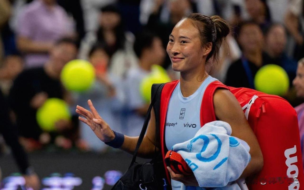 郑钦文硬地赛场再出发北京时间7月13日，wTA250雅典站拉开帷幕。中国七姐郑
