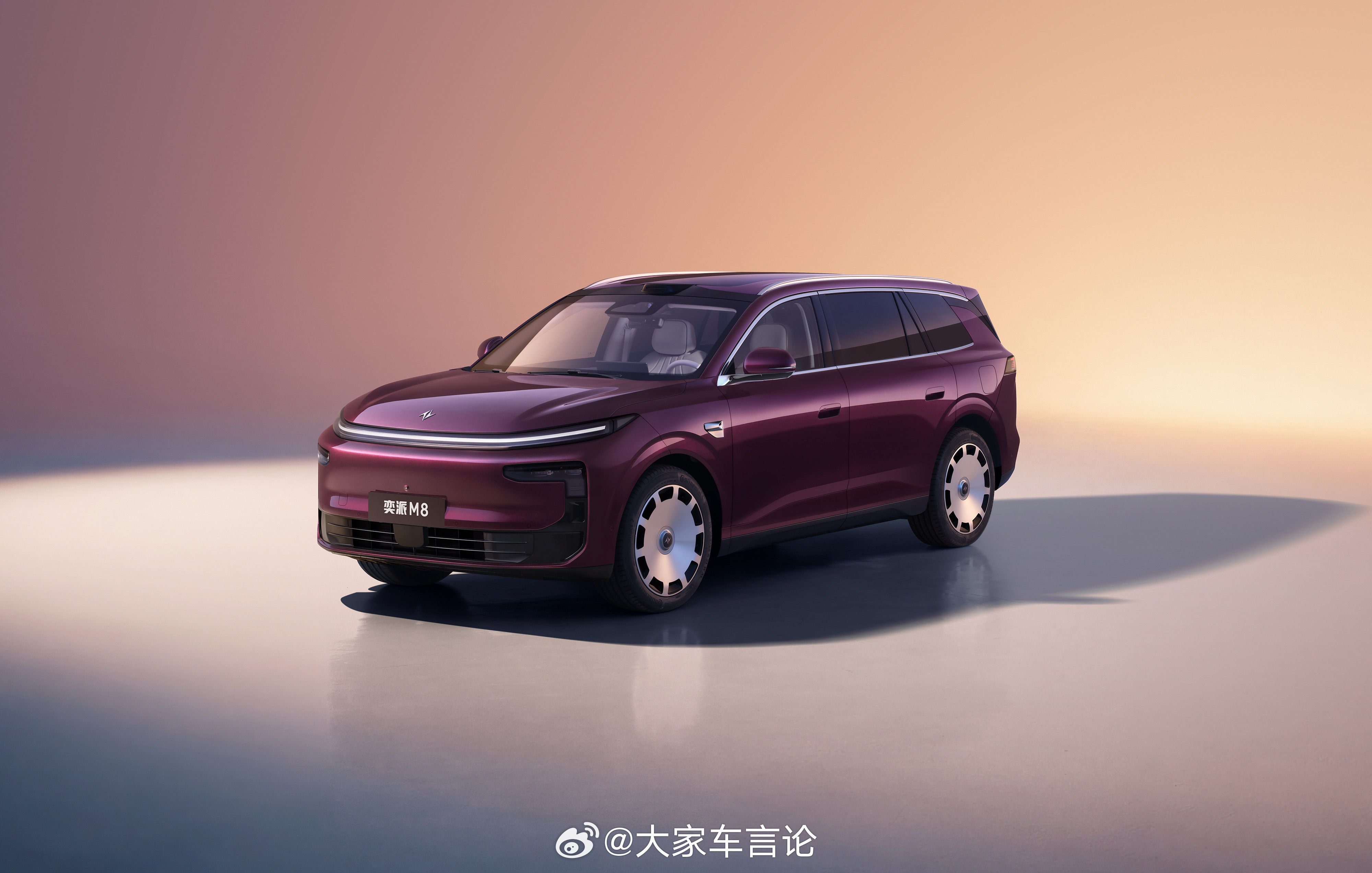 东风奕派M8开启预售19.98万起售。定位中大型六座SUV，尺寸5020mm