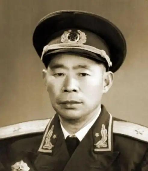 1935年，开国少将汪乃贵请朱德吃烤鱼，朱老总尝后觉得味道相当不错，不停的夸他手