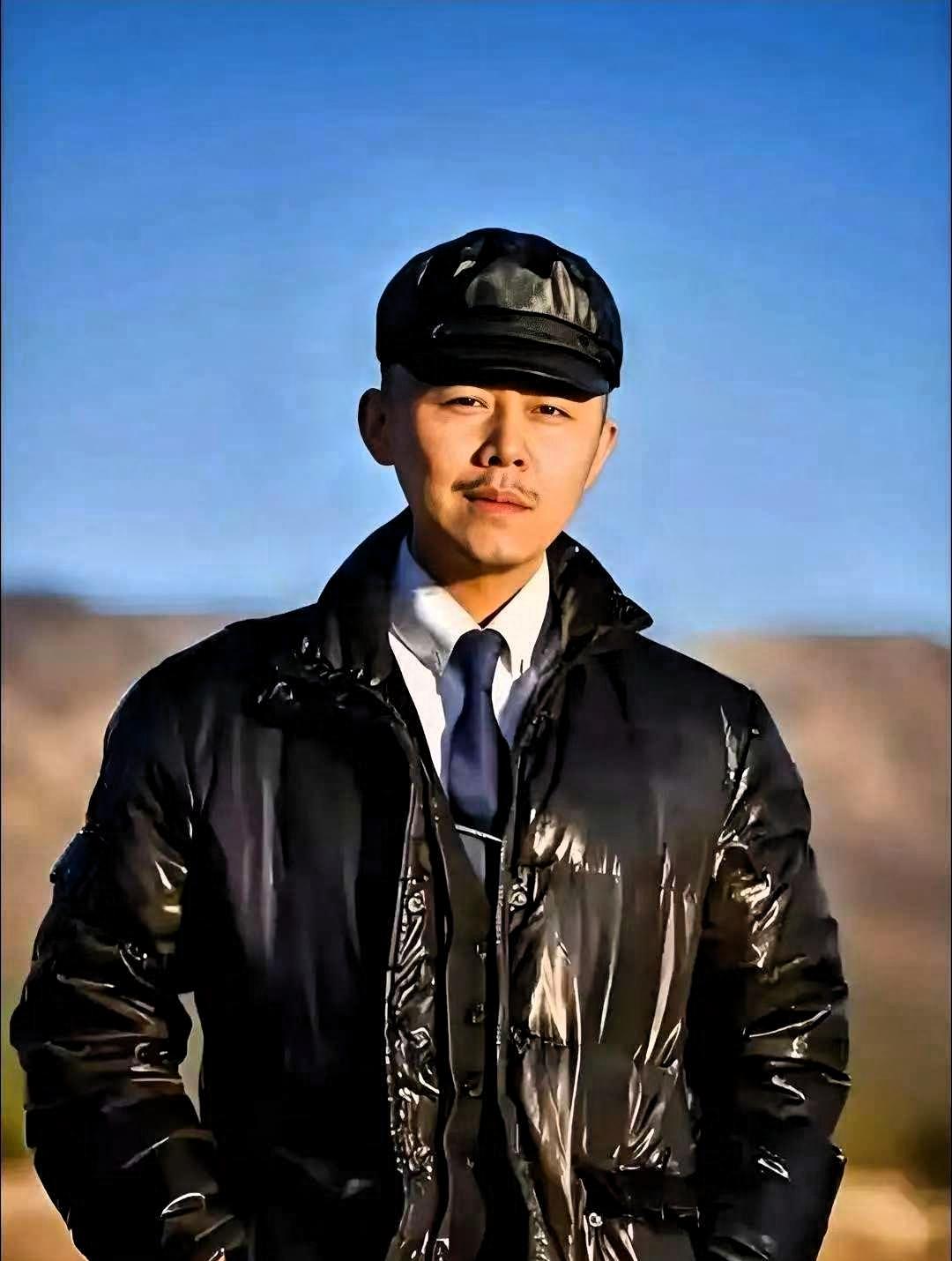 47岁的大冰在直播中提醒女孩们，可以嫁给没钱的，也可以嫁给有钱的，但是不能嫁