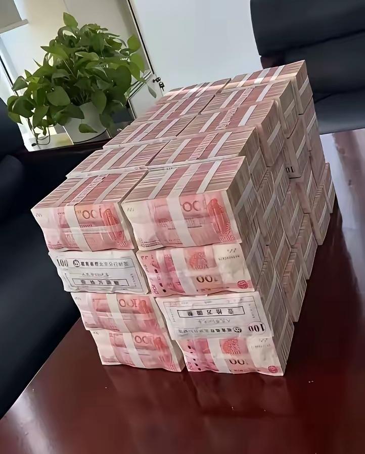 有300万，存银行还是投资开店？这真是个纠结的问题。存银行，胜在安稳。但现在银