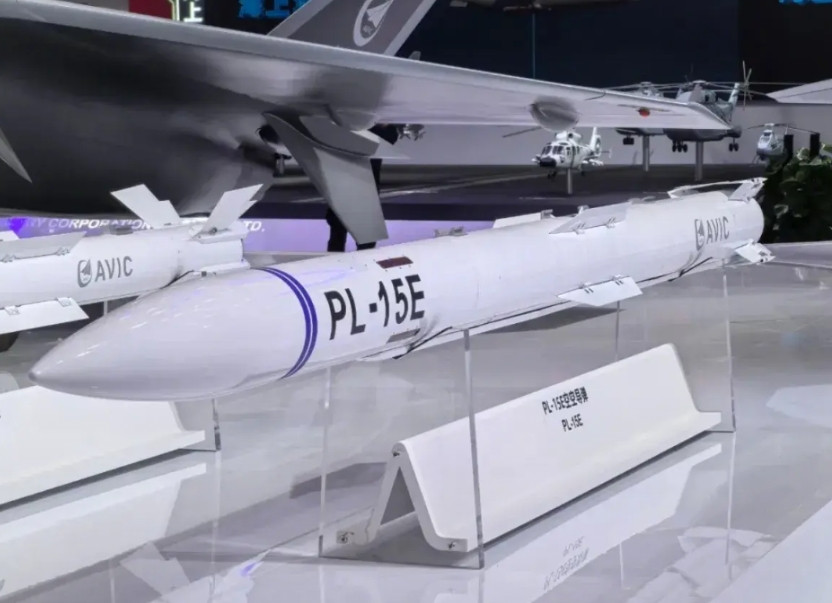 印巴空战刚刚结束2周，印度当着全世界的面埋怨法国导弹射程太短，被巴军霹雳15按着