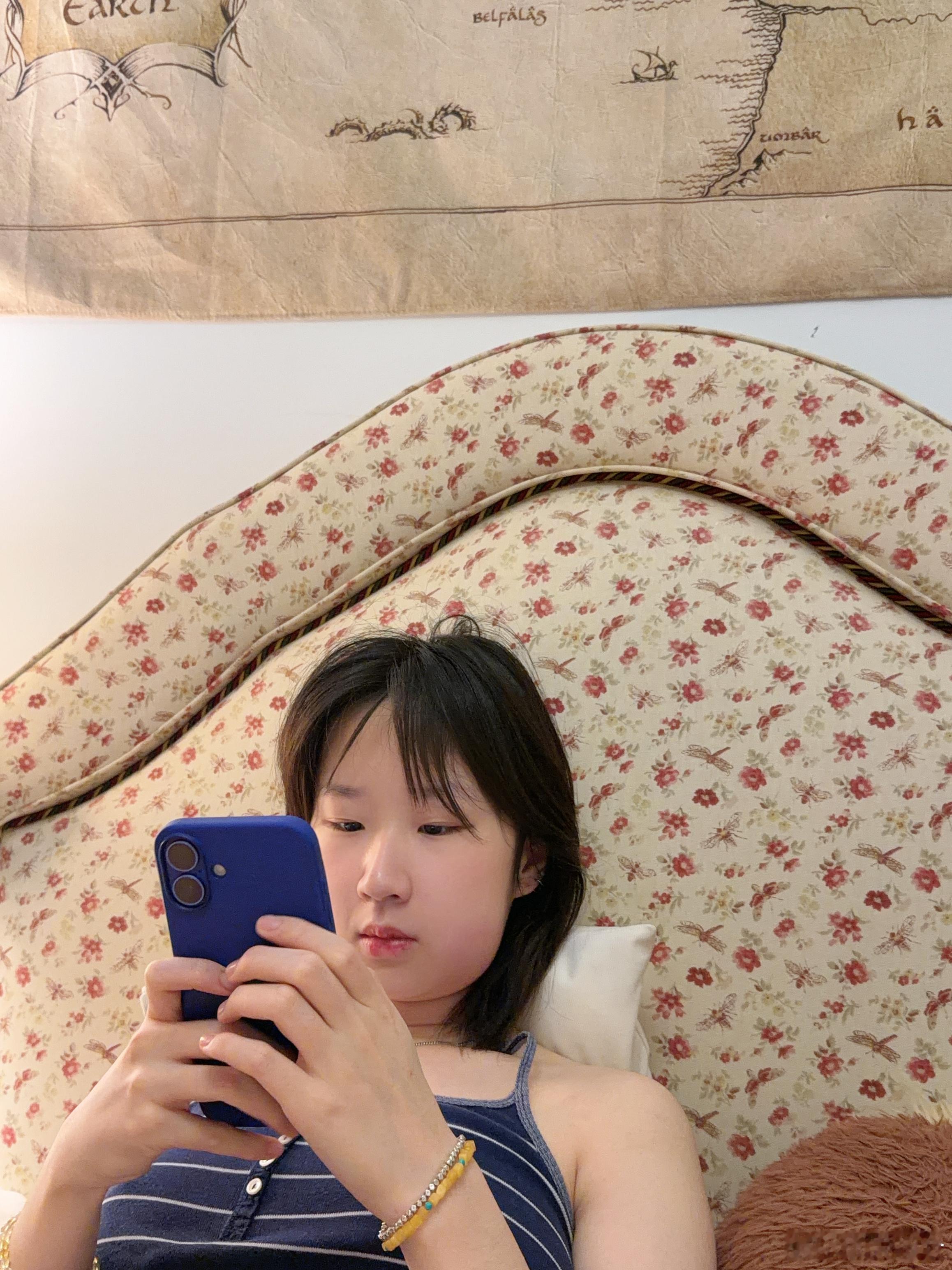 拔完牙的小朋友，总要有点慰籍吧！妈妈👩买了礼物，咦，这个怎么有点不谋而合？都是