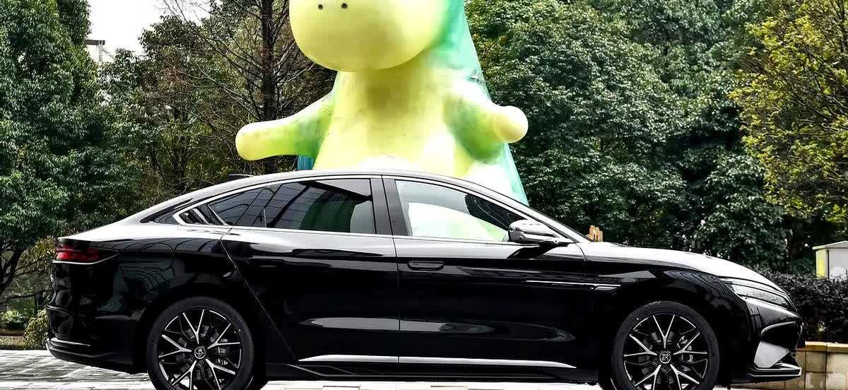 不管怎么说，比亚迪汉Ldmi125精英型988，这价格也太离谱了吧？现