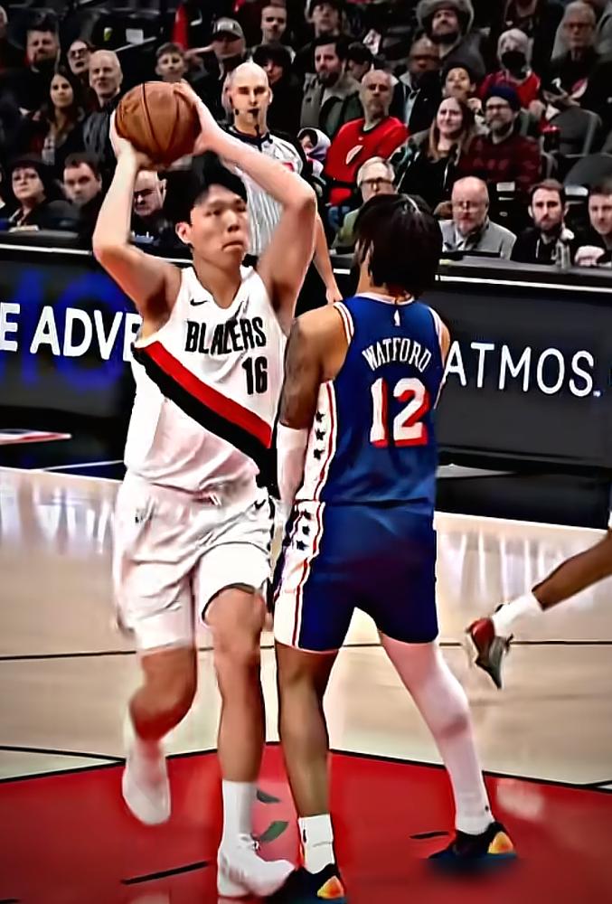 杨瀚森，NBA打了9个月，连“洛杉矶”都说不利索。真的，不是开玩笑。在开