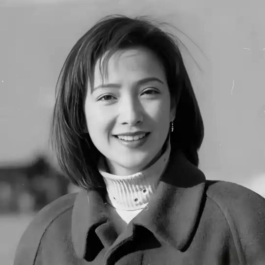 中国最美女演员何晴昨日在北京安然离世，享年61岁。她是中国内地唯一一位演遍四大名