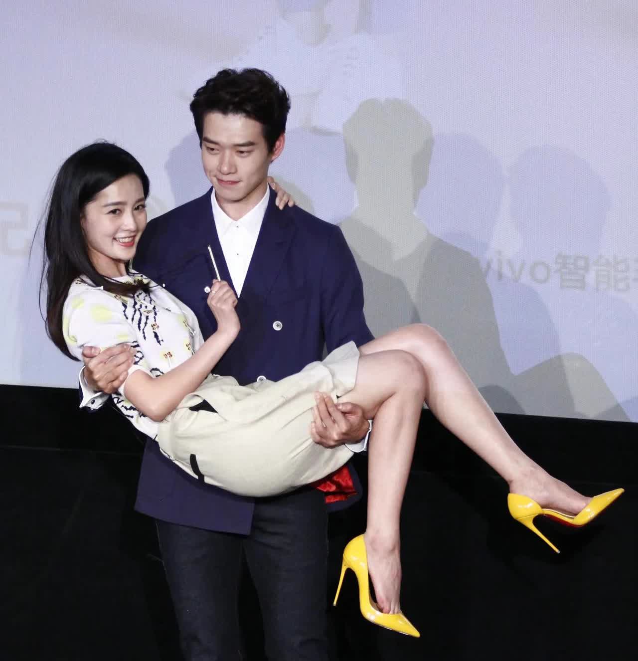 公主抱李沁的这位帅哥也是演员吗？大家有人认识他吗？