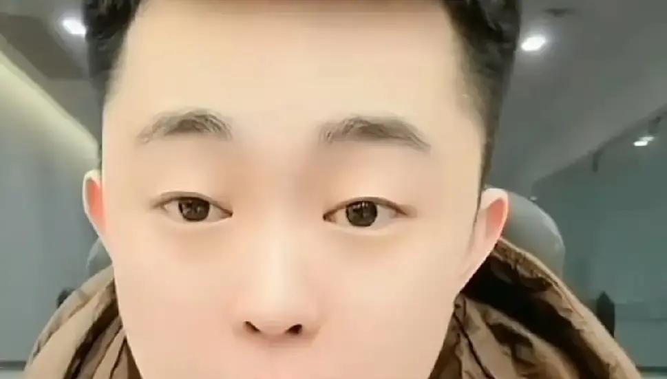 6130元转账曝光！巴扎黑把和刘一手的聊天截图甩出来，一句话没说，数字亮在