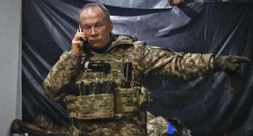 大家根本想象不到俄乌前线现在有多惨，乌克兰总司令都忍不住抱怨，1200公里长、2