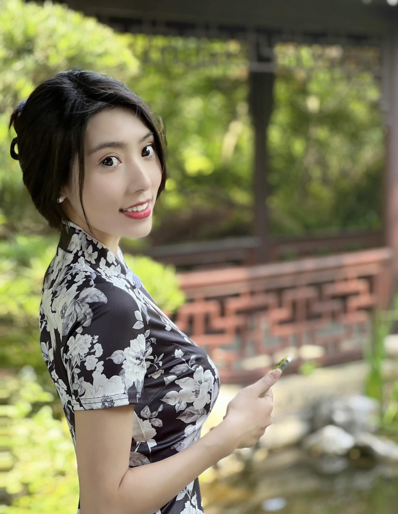 时光不语，却回答了所有问题。上热门十亿流量扶持计划穿搭御姐