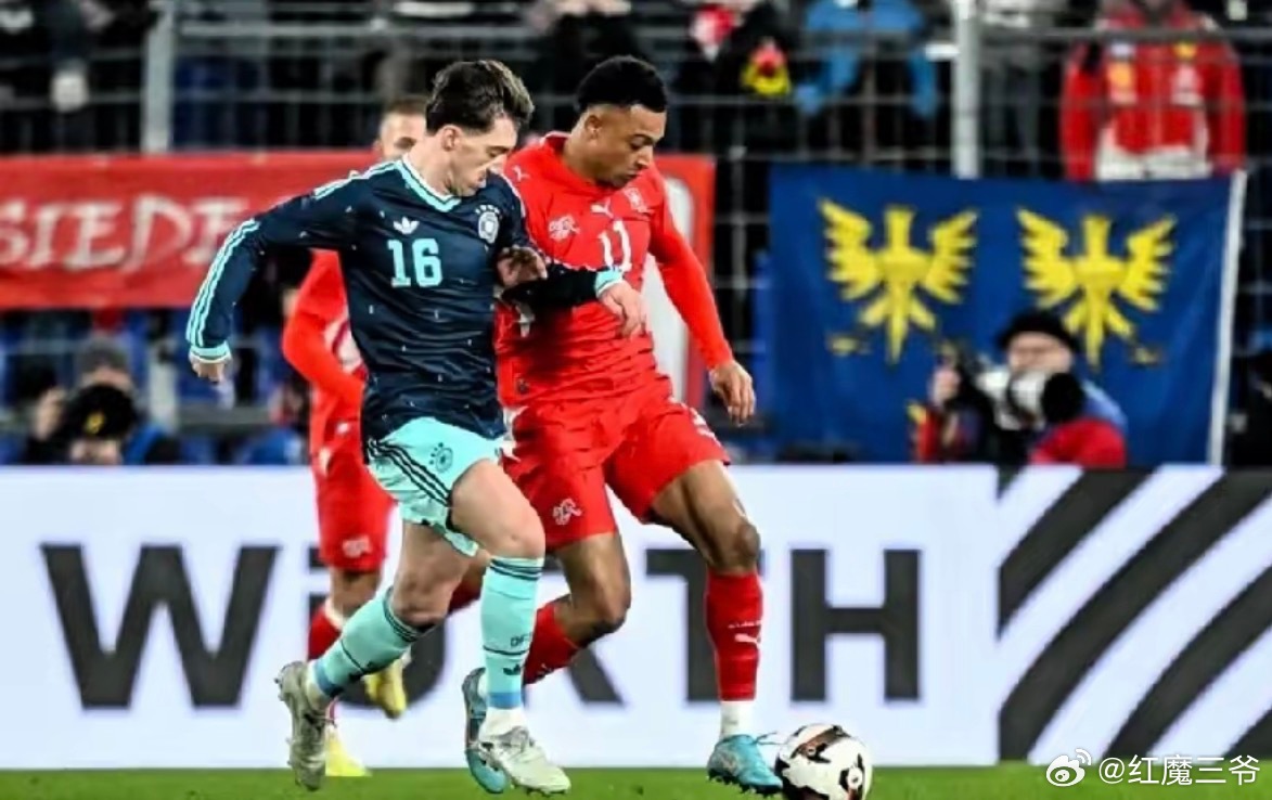 曼联最新一份报告披露，曼联在积极求购欧洲足坛当下最受瞩目的中场球员之一后，最