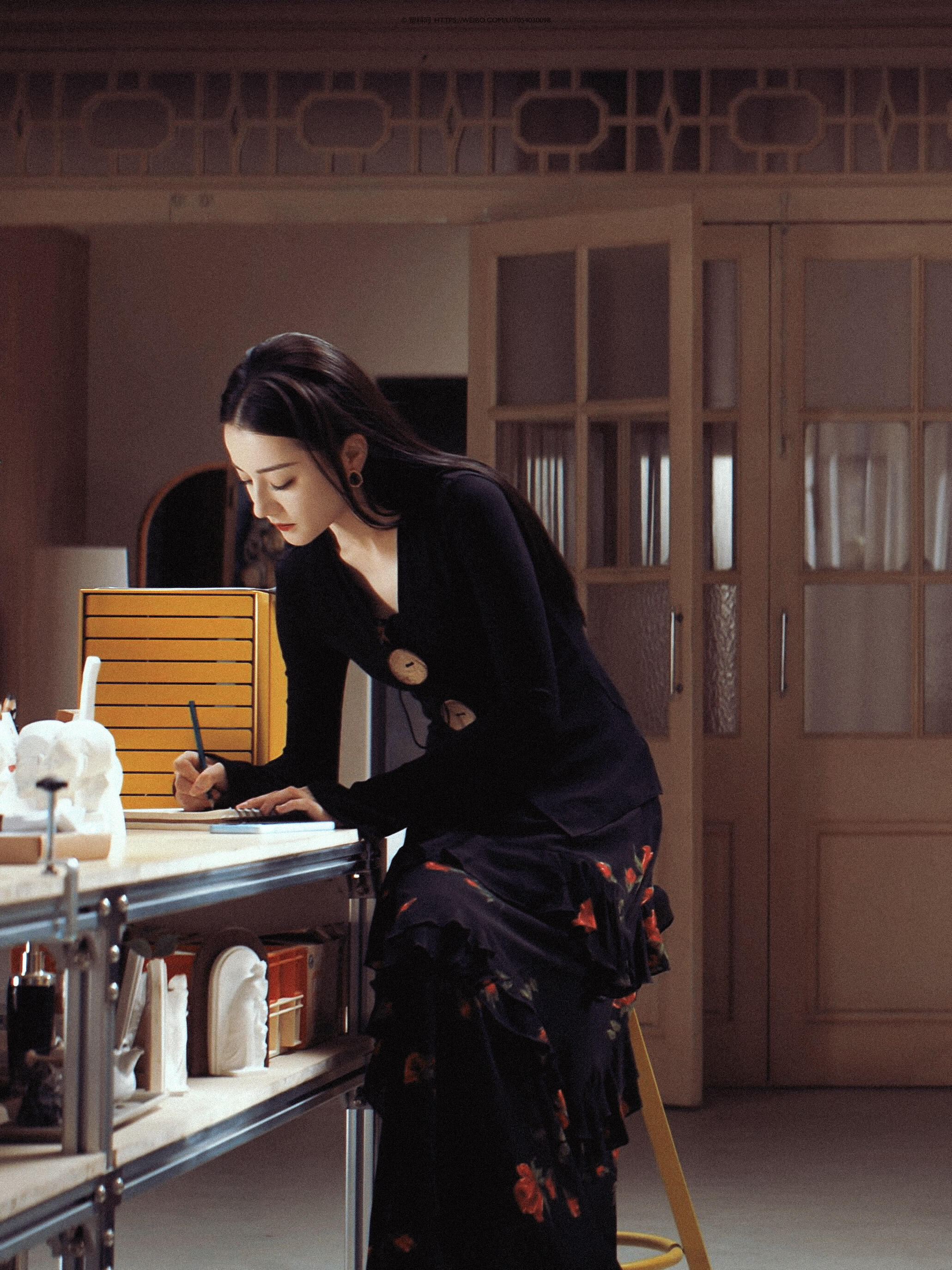 ·来自艺术家的优雅气质·聂九罗黑色这套太美了🥹