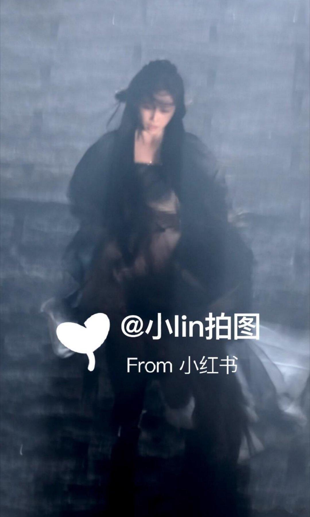 给女神跪了。。