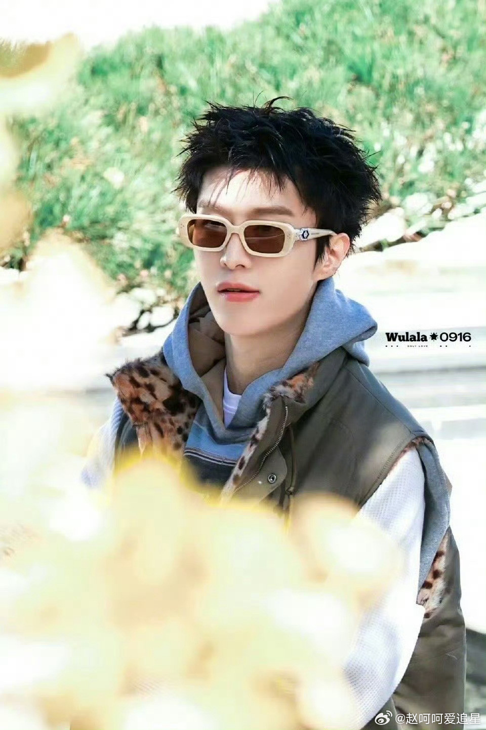 范丞丞美式前刺最新路透🈶️造型绿色冲锋衣➕美式前刺简直不要太帅了！