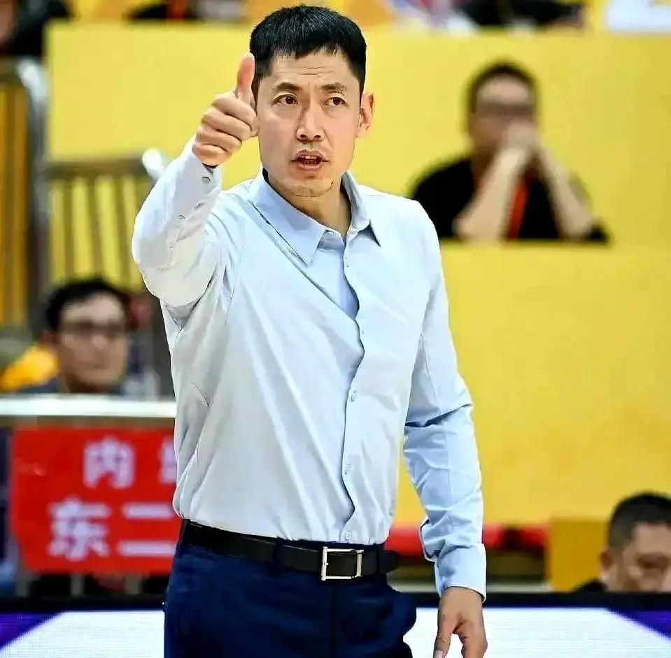 3月17日，北控把场均25.9分的里勒和15.3分的廖三宁摁在板凳，99比107