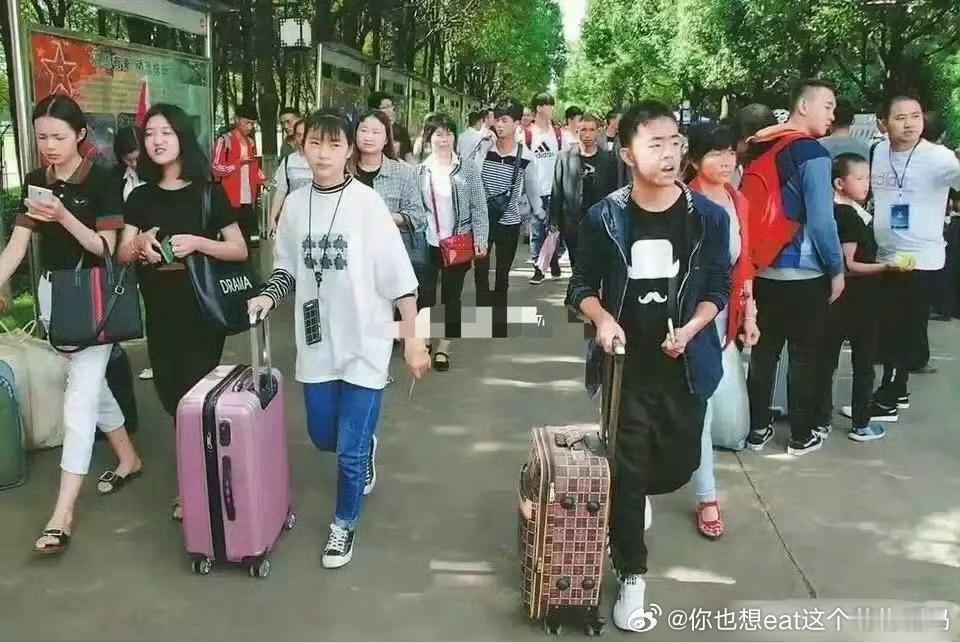 以前的大学生和现在的大学生[思考]​​​