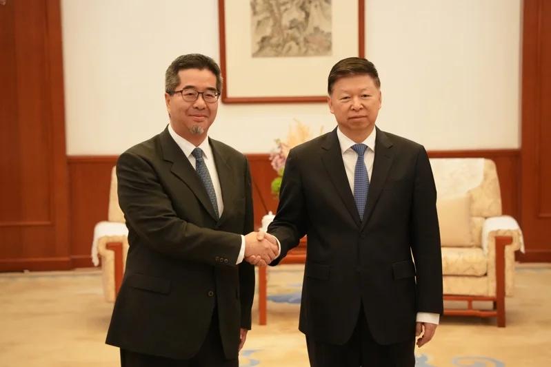 萧旭岑以国民党副主席身份访陆代表已接夏立言的班据报道,国民党新任副主席萧旭