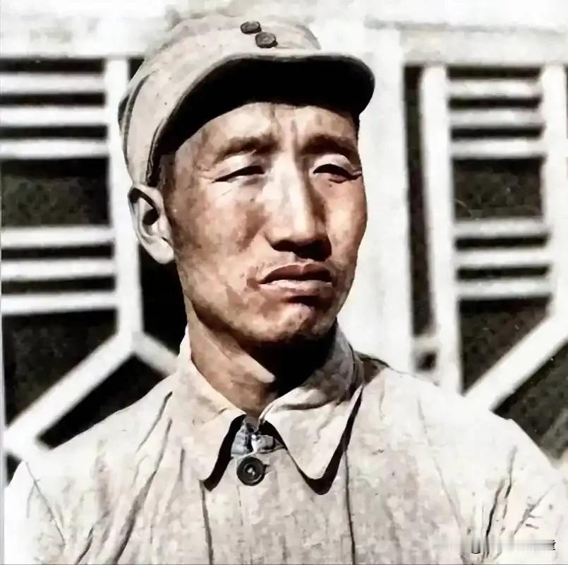 1950年甘肃地主临刑喊冤：我救过徐向前！掏出凭证后结局如何？1950年的