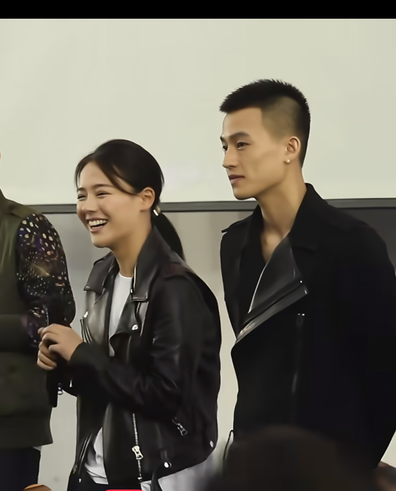 原来马思纯无可救药爱上欧豪，根本不是一时糊涂！最近网友扒出真相，说欧豪是少有的正牌硬汉骨相，当年分手