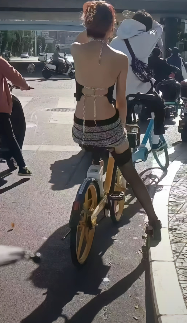 咱就是说，骑着车子开了会咋样[哭笑不得]