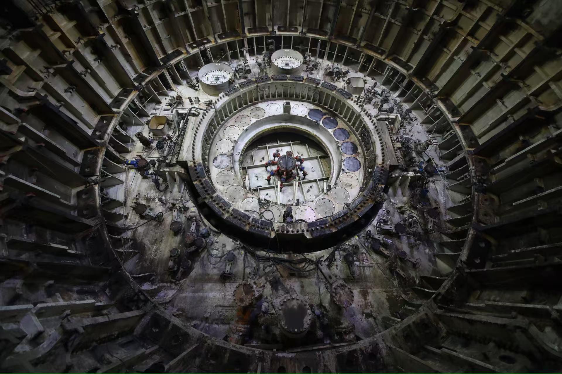 破解盾构“江底对接”难题 江阴靖江长江隧道主体结构完工