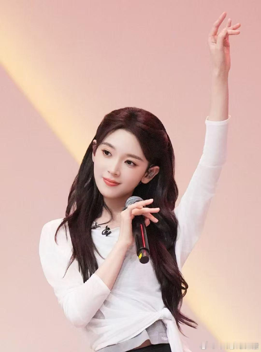 代斯玩游戏直接抱走陈瑶乘风2026呆呆轻松抱走瑶妹，这反差萌也太可爱，看完真的忍