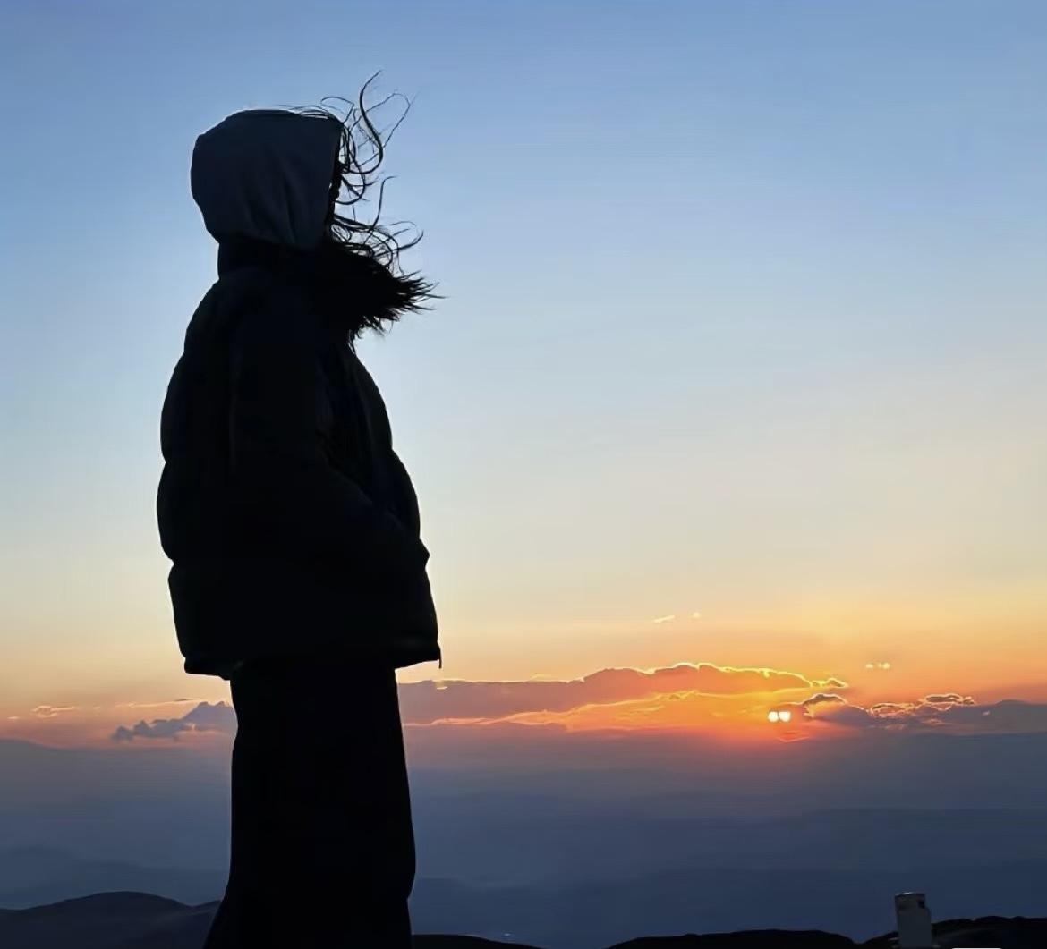 惩罚一个女人最狠的办法，第一，先从她的世界里人间蒸发。电话拉黑，微信删除，眼不