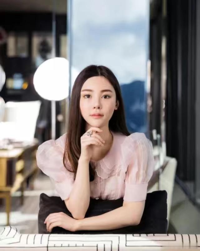 香港名媛蔡天凤碎尸案，给所有女孩都好好上了一课，你可以恋爱脑，可以嫁给穷人，但不