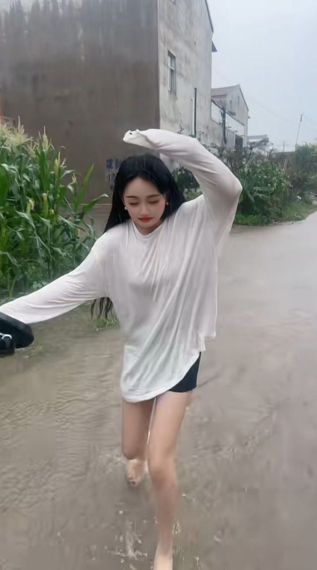 下雨了，死腿跑快点啊！！！