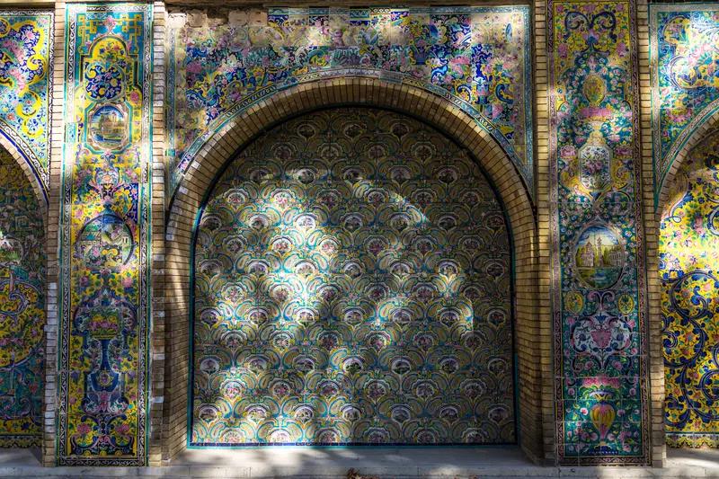 伊朗袭击已致约200名美军伤亡！中东彻底炸锅，美国沉默背后藏着大秘密全球炸