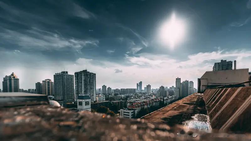 大城市的买房的人多，本质上还是大城市里面的刚需比较多。举个简单的例子。大城市