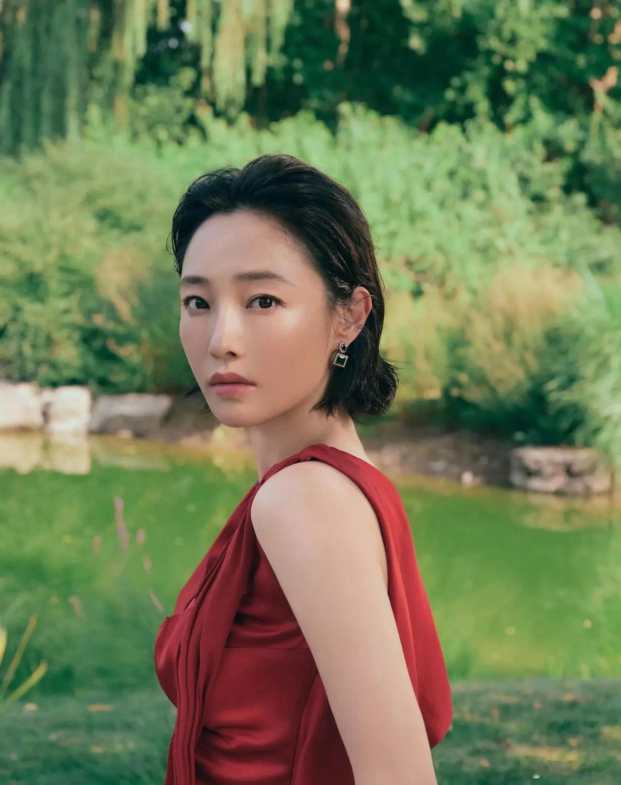 1.白百何这几年路人缘确实大不如前，但业务能力一直没得挑，现在她把片酬压下来，递